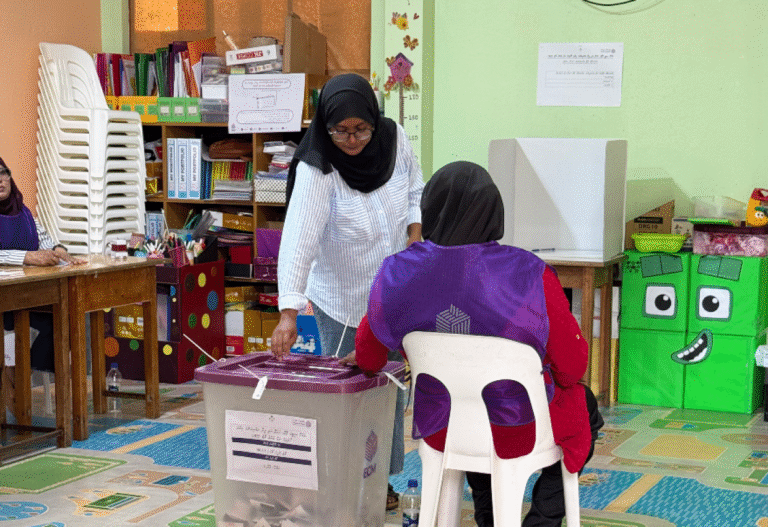 ހުޅުދޫއާއި މީދޫ ވޯޓުދިނީ ވަކި ކައުންސިލް ހަދަން، ފޭދޫ މެޖޯރިޓީ ބުނީ ވަކިވާން ބޭނުންނުވާކަމަށް